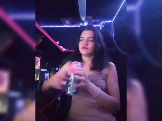 AlinaLisa69 webcam