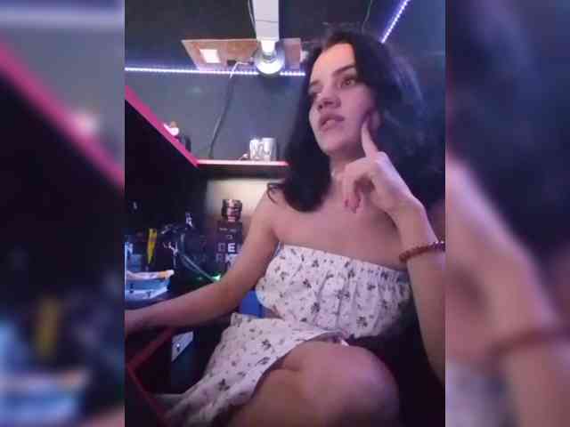 AlinaLisa69 webcam