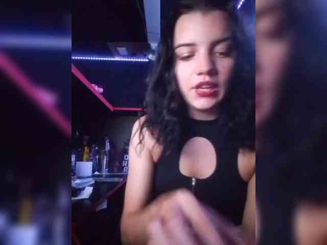AlinaLisa69 webcam