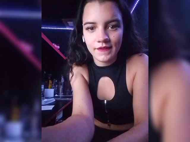 AlinaLisa69 webcam
