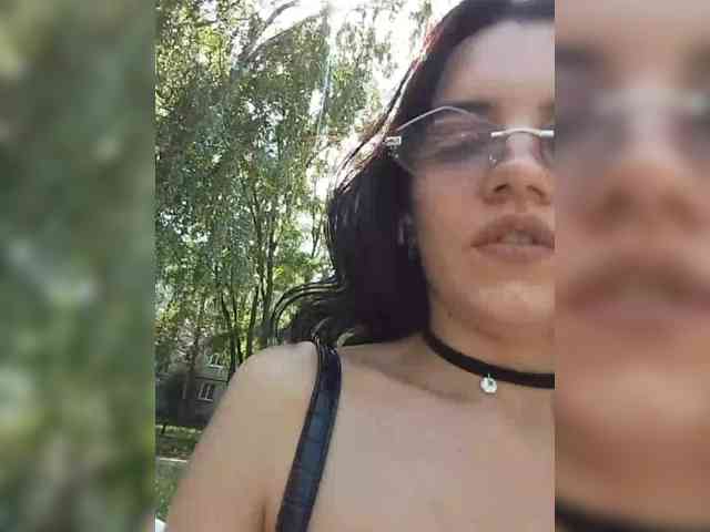AlinaLisa69 webcam