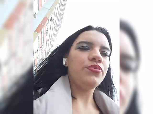 AlinaLisa69 webcam