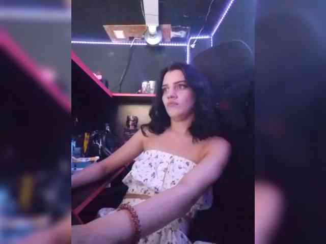 AlinaLisa69 webcam