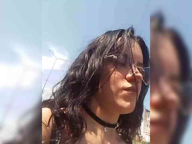 AlinaLisa69 webcam