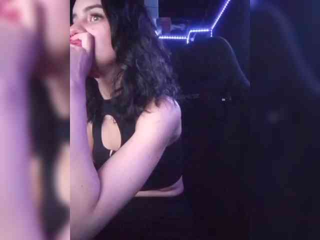 AlinaLisa69 webcam