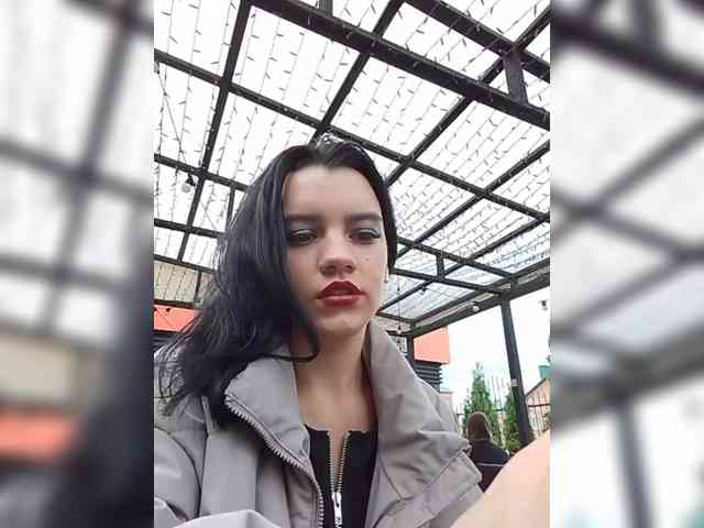 AlinaLisa69 webcam
