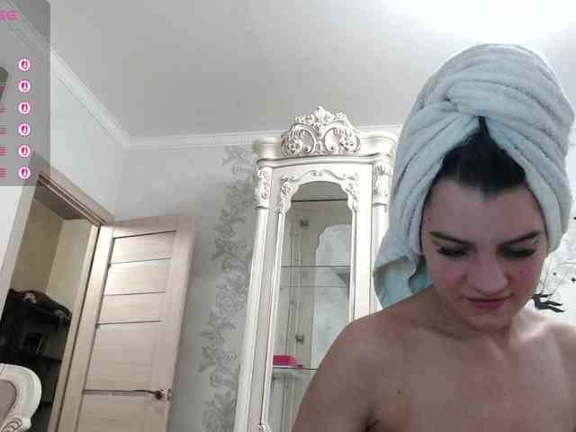 free chat now AlinaLisa69