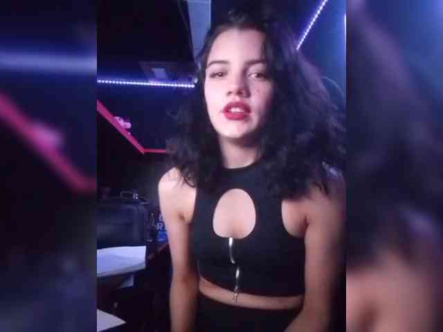 AlinaLisa69 webcam