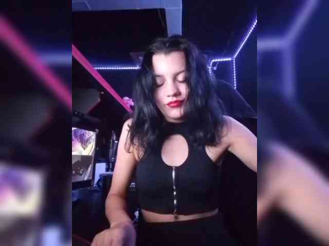 AlinaLisa69 webcam