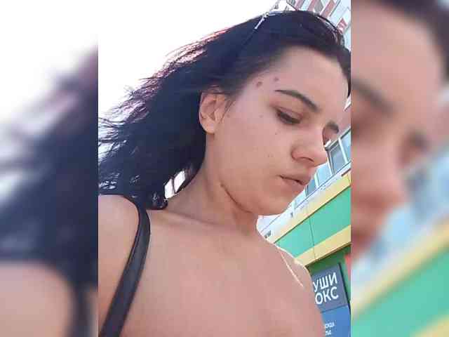 AlinaLisa69 webcam