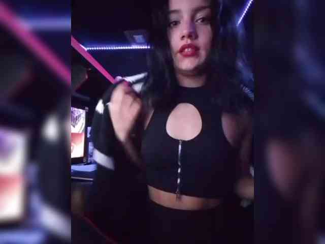 AlinaLisa69 webcam