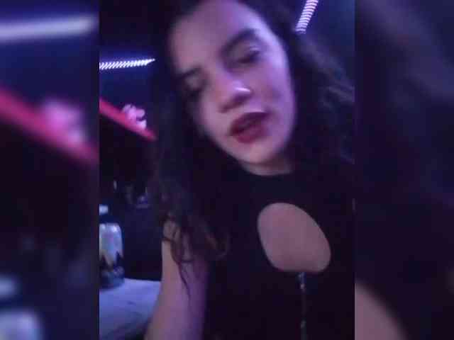AlinaLisa69 webcam