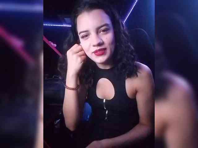AlinaLisa69 webcam
