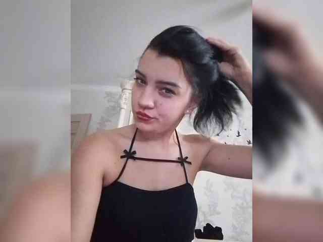 AlinaLisa69 webcam
