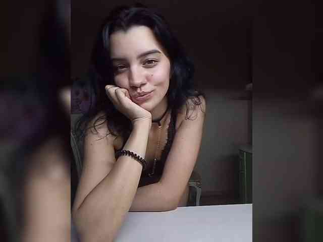 AlinaLisa69 webcam