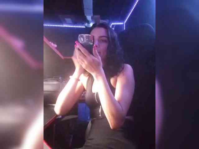 AlinaLisa69 webcam