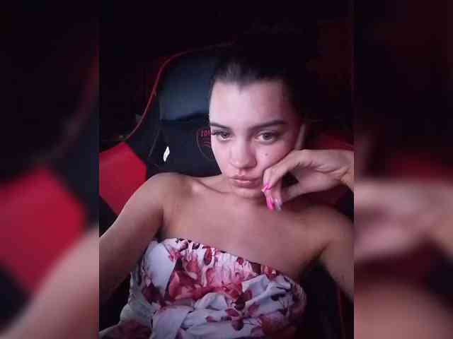 AlinaLisa69 webcam