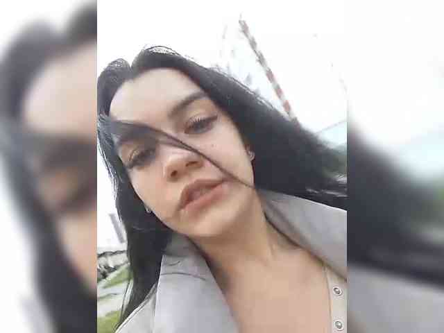 AlinaLisa69 webcam
