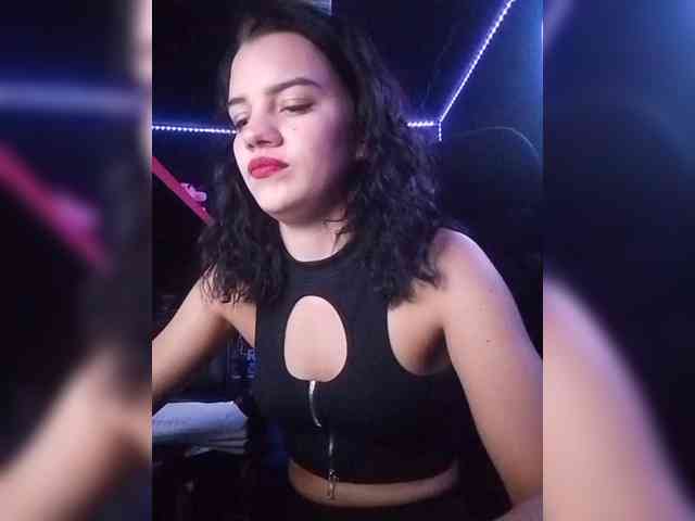 AlinaLisa69 webcam
