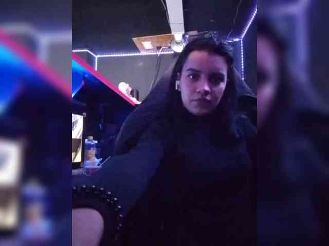 AlinaLisa69 webcam