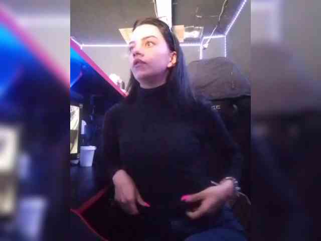 AlinaLisa69 webcam