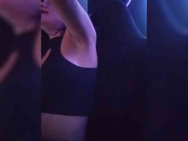 AlinaLisa69 webcam