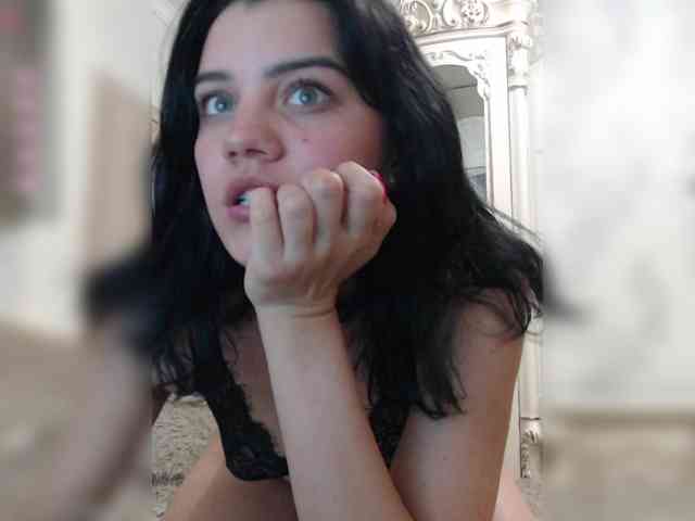 AlinaLisa69 webcam