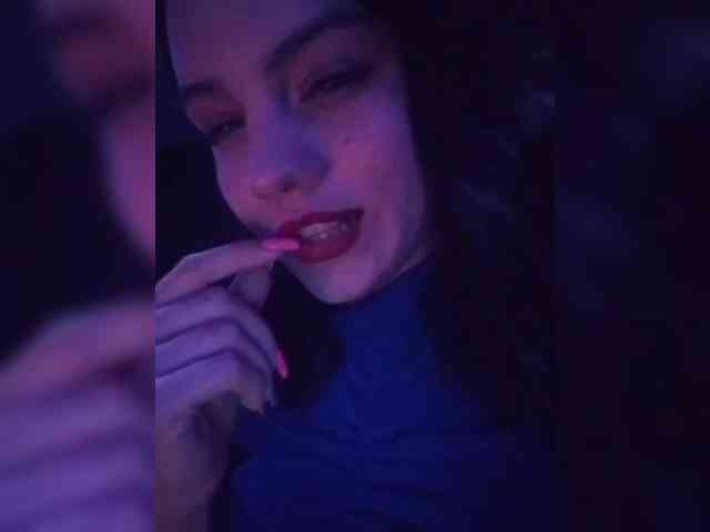AlinaLisa69 webcam