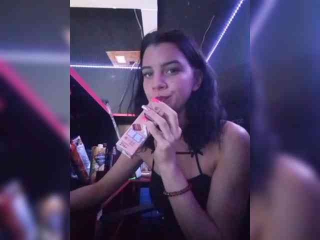 AlinaLisa69 webcam