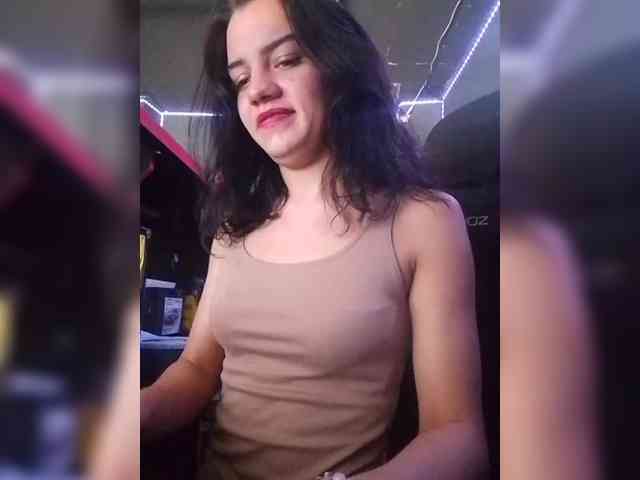 AlinaLisa69 webcam