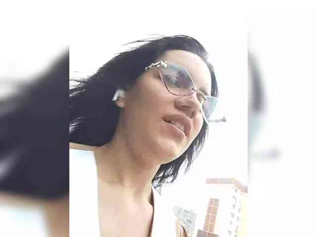 AlinaLisa69 webcam