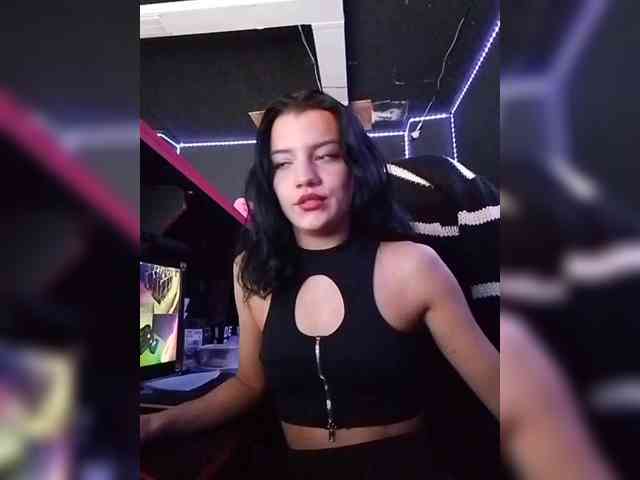 AlinaLisa69 webcam