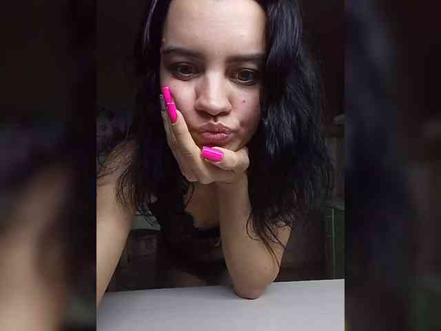 AlinaLisa69 webcam