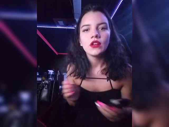 AlinaLisa69 webcam