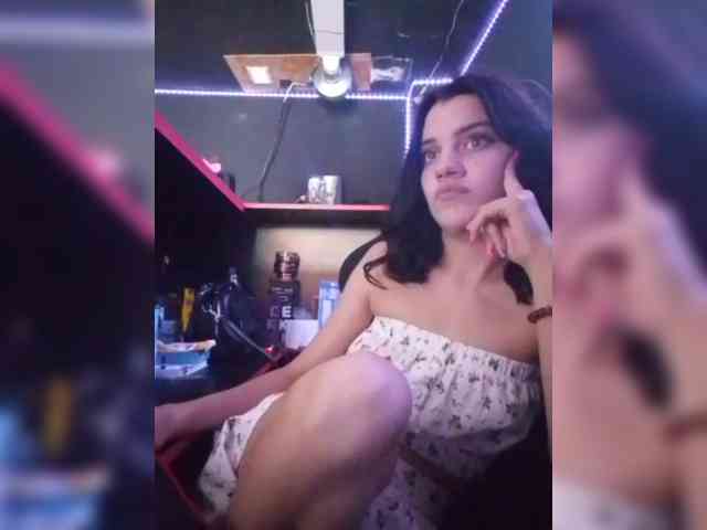 AlinaLisa69 webcam
