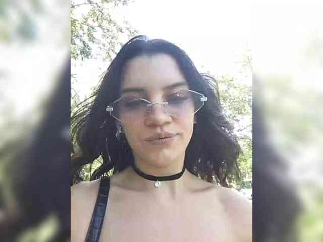 AlinaLisa69 webcam