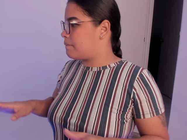 MadissonLewiis webcam