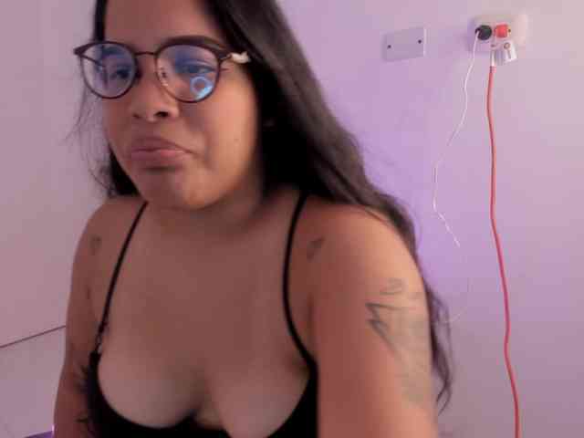 MadissonLewiis webcam