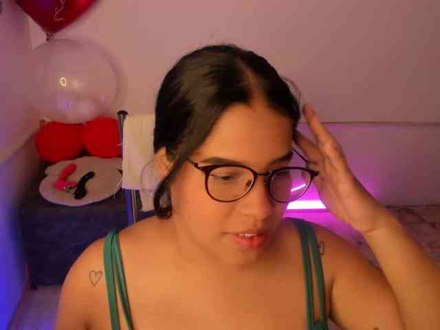 MadissonLewiis webcam