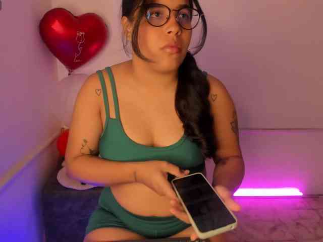 MadissonLewiis webcam