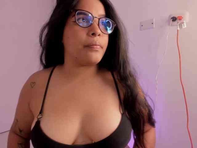MadissonLewiis webcam