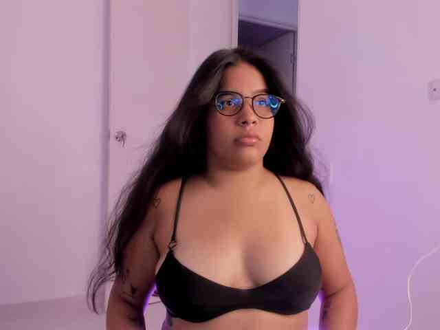 MadissonLewiis webcam