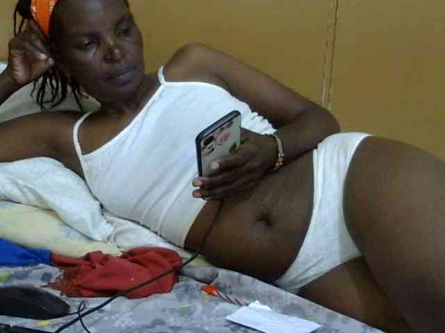 Sweet-mommy webcam