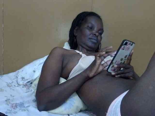 Sweet-mommy webcam