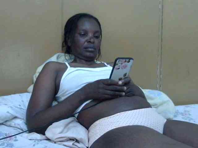 Sweet-mommy webcam