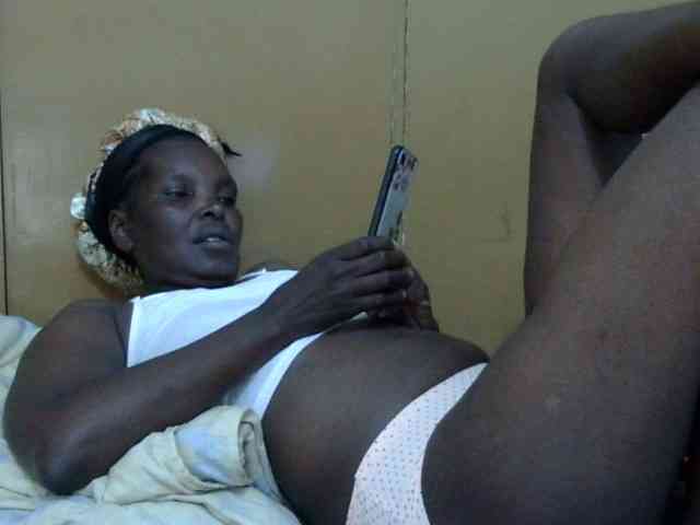 Sweet-mommy webcam
