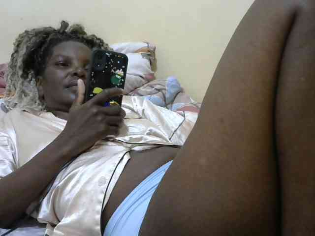Sweet-mommy webcam