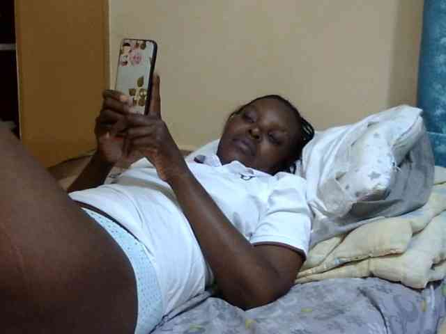 Sweet-mommy webcam