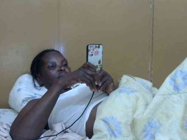 Sweet-mommy webcam