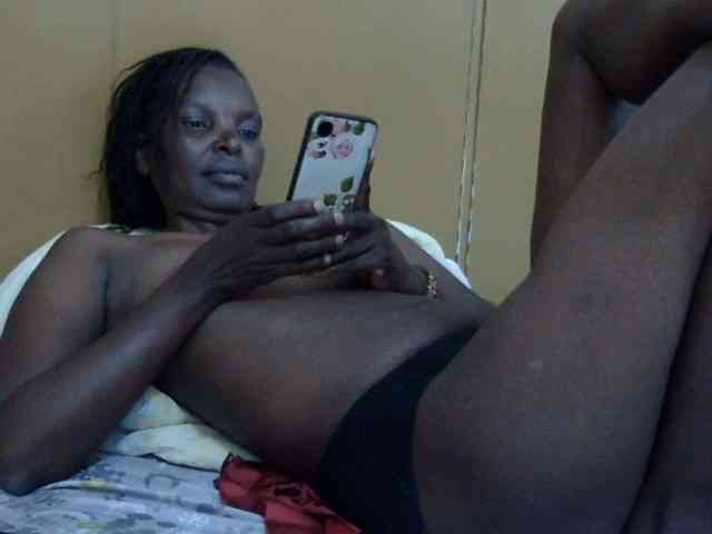 Sweet-mommy webcam